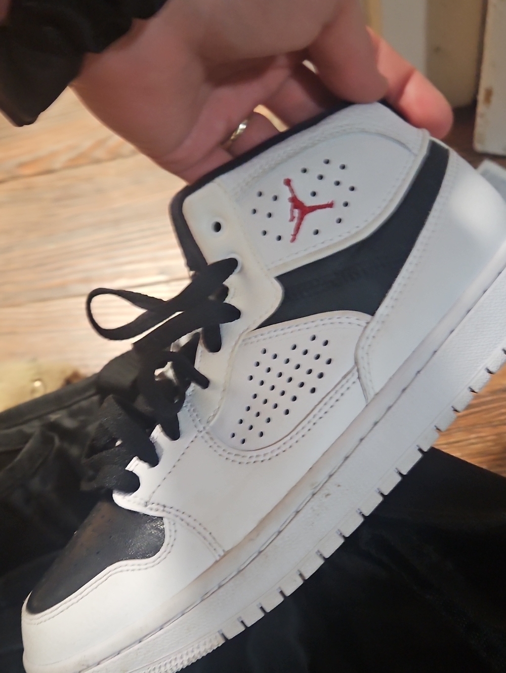 Jordan Youth 6 1/2  White Black Red Mid-Top Sneakers